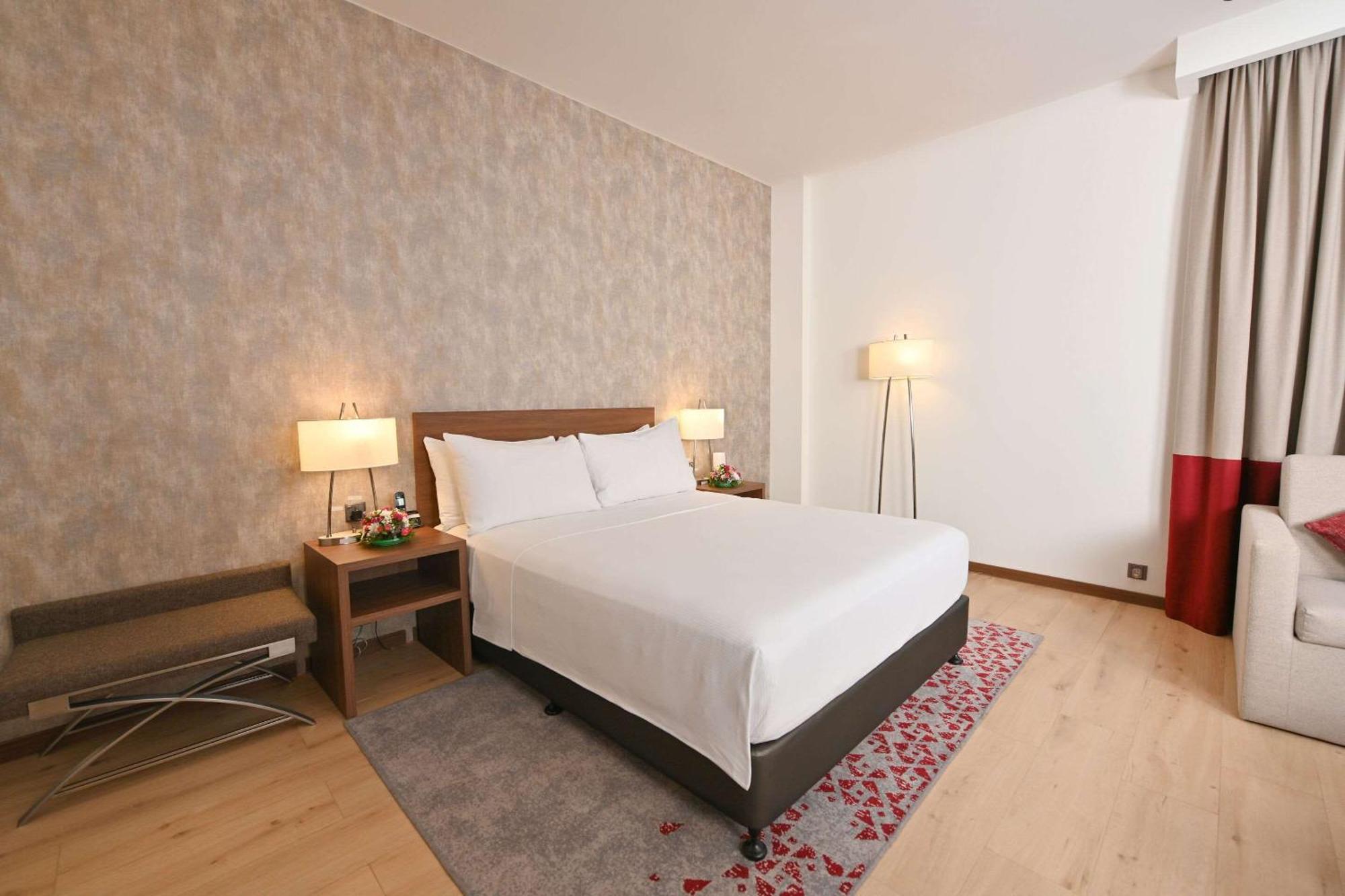 Comfort Hotel Jeddah King Road Exterior foto