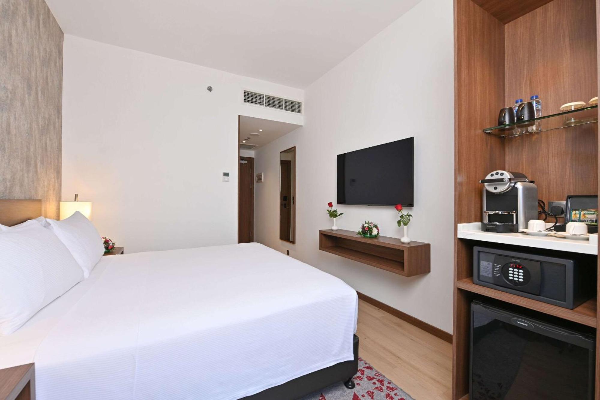 Comfort Hotel Jeddah King Road Exterior foto